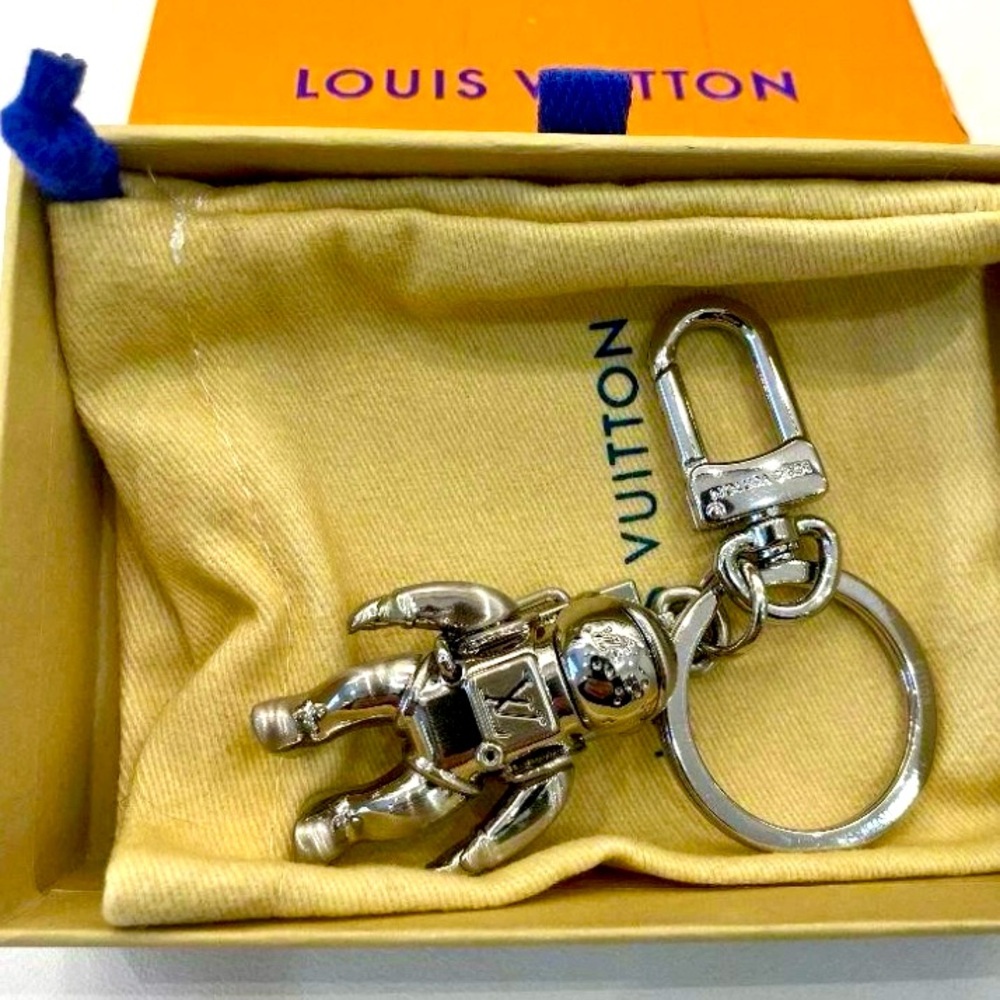 Louis Vuitton Novelty Silver Spaceman Astronaut Key Ring Limited Edition